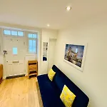 London Bridge Retreat